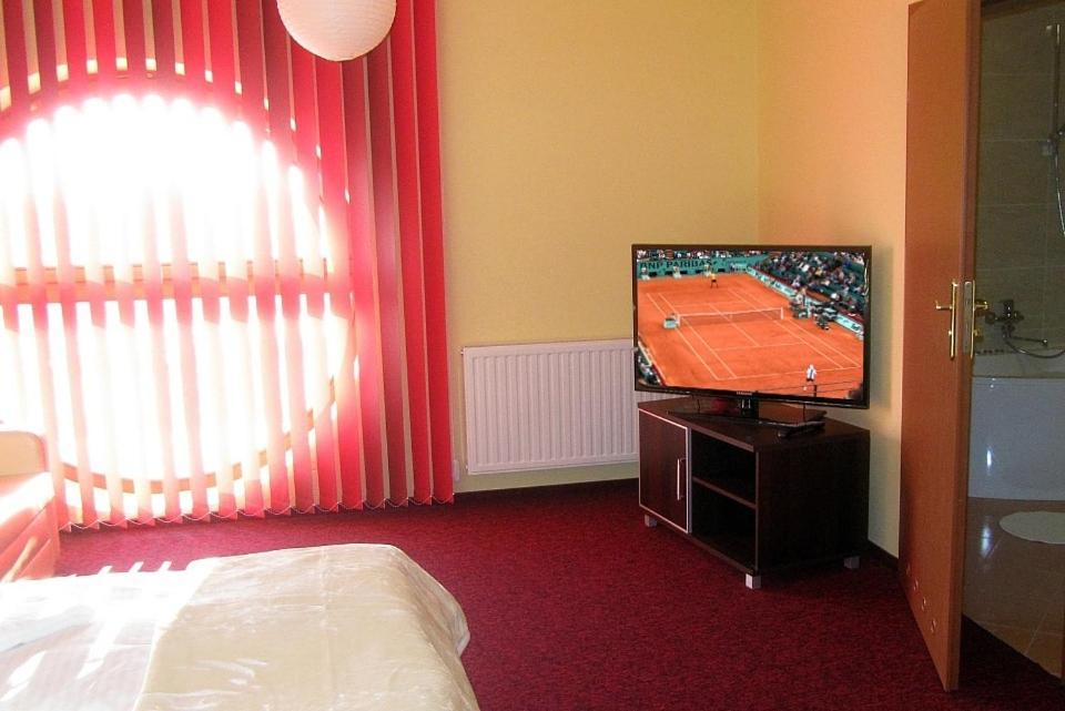 Hotel Tenis Chrząstowice Habitación foto